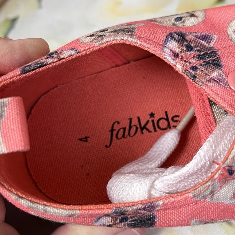 FabKids CAT Tennis Shoes Youth Sz 4 Fab Kids Kittens Melon Color Cat Lady